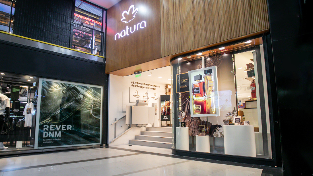 The digital signage of Natura in Alto Palermo is managed with Dex Manager